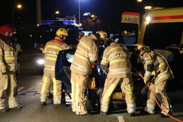 Beknelde automobilist door brandweer bevrijd bij ongeval Bussum
