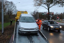 Auto raakt van de weg in Blaricum