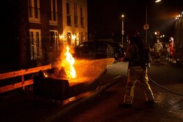 Bankstel in brand gestoken in Huizen
