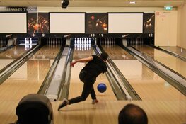 Eigenaresse bowlingbaan Huizen opent bar ondanks coronaregels