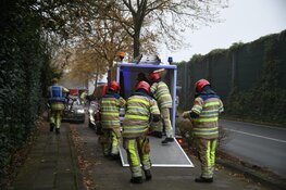 Grote brand bij woning met rieten kap in Bussum
