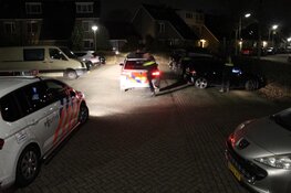 Automobilist slaat op de vlucht in Huizen