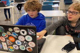 Kinderen leren gratis programmeren tijdens CoderDojo