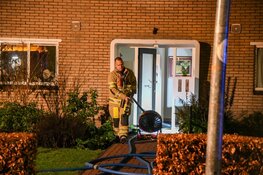 Vier woningen ontruimd bij brand in Hilversum, brandweer heeft brand onder controle