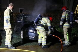 Auto brandt uit op parkeerplaats naast zorgcentrum Bussum