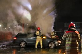Auto brandt uit op parkeerplaats naast zorgcentrum Bussum