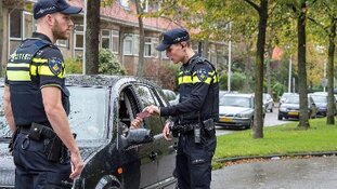 Lawaaiige automobilisten op de bon geslingerd