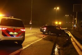 Auto total-loss na botsing op A1 bij Laren