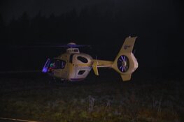 Auto op de kop in de sloot bij eenzijdig ongeval