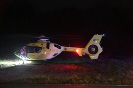 Auto op de kop in de sloot bij eenzijdig ongeval