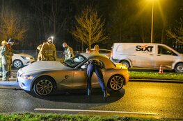 Auto tegen lantaarnpaal gereden in Hilversum