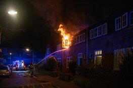 Veel schade bij uitslaande woningbrand in Hilversum
