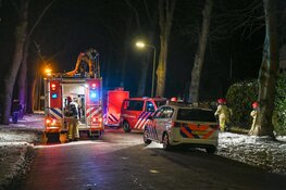 Brand op rieten dak in Blaricum
