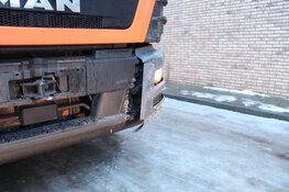 Vrachtwagen tegen woning 'gegleden' in Huizen