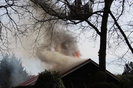 Grote brand op grens Laren-Eemnes