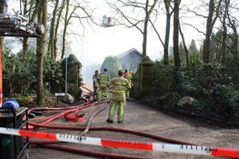 Grote brand op grens Laren-Eemnes