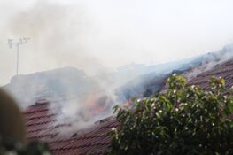Grote brand op grens Laren-Eemnes