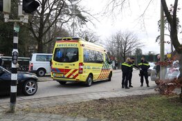 Drie auto's betrokken bij botsing Huizen