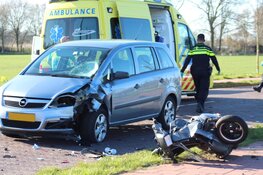 Twee gewonden bij botsing in Naarden
