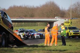 Auto op z&#39;n kant bij ongeval Eemnes