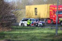 Auto op z&#39;n kant bij ongeval Eemnes