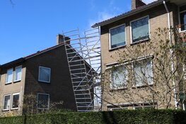 Wankele steiger zorgt voor gevaarlijke situatie in Bussum