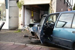 Automobilist zorgt voor ravage in Hilversum en slaat op de vlucht