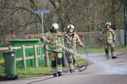 Brandweer heeft handenvol aan vervuild wegdek in Eemnes
