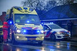 Fietsster ernstig gewond na aanrijding met auto in Hilversum