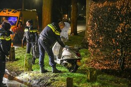 Brommerrijder zwaargewond aangetroffen op straat in Hilversum