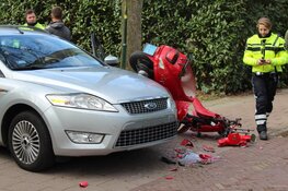 Aanrijding scooter met auto in Blaricum
