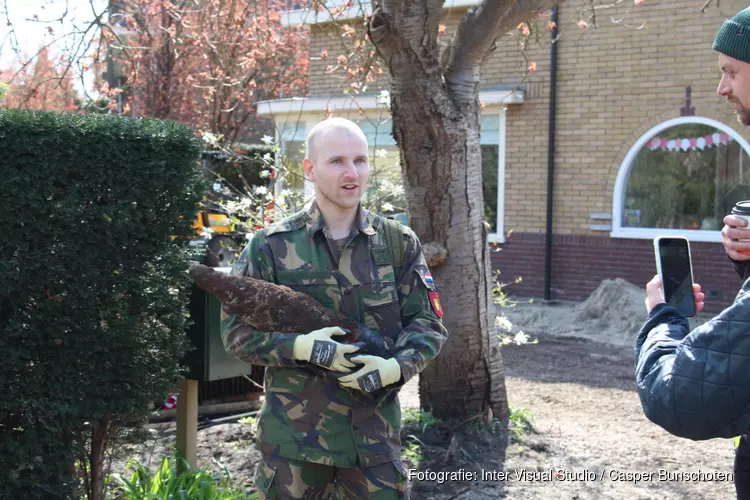 Explosief gevonden in een achtertuin in Huizen