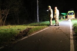 Auto na crash achter gelaten in Hilversum