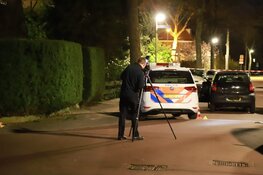 Auto gecrasht in Bussum, forensische opsporing doet onderzoek