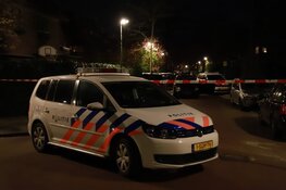 Auto gecrasht in Bussum, forensische opsporing doet onderzoek
