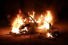 Scooter brandt uit in bosgebied Bussum