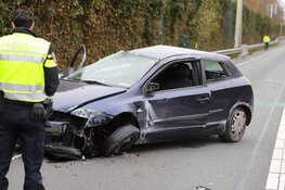Auto gecrasht op A1 bij Huizen, één aanhouding
