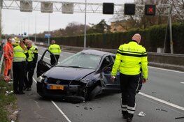 Auto gecrasht op A1 bij Huizen, één aanhouding