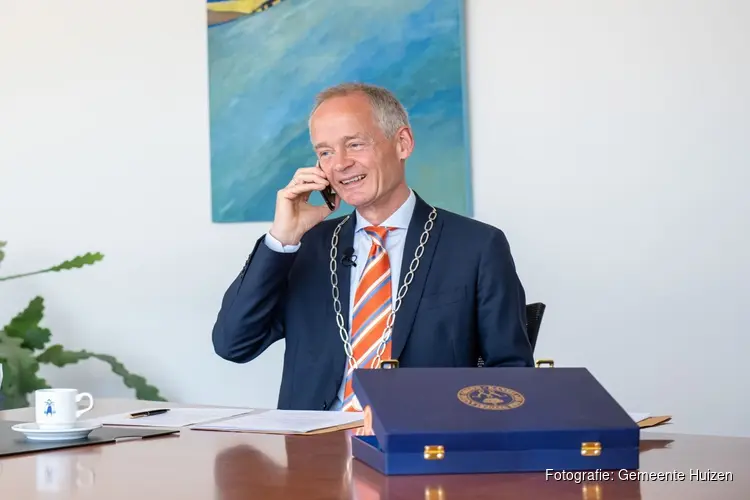 Dertien inwoners van Huizen ontvangen een Koninklijke Onderscheiding