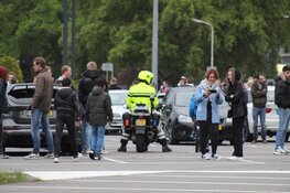 Politie beëindigt car-meeting bij station Bussum-Zuid
