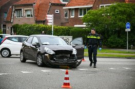 Veel schade bij ongeval op kruising Hilversum