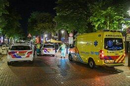 Politieauto botst op inzinkbare paal in Hilversum