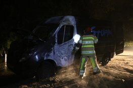 Bestelbus in brand in Blaricum