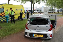 Ambulance zelf betrokken bij ongeval in Huizen