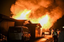 Uitslaande brand op chaletpark Loosdrecht