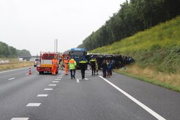 Vrachtwagen gekanteld bij ongeval A27