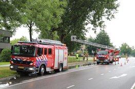 Deel van boom losgescheurd in Naarden