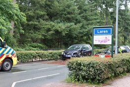 Persoon naar ziekenhuis na ongeval met twee auto&#39;s