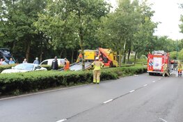 Bestuurder raakt met Ferrari van de weg