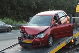 Botsing op A1 bij Naarden, bestuurders met de schrik vrij